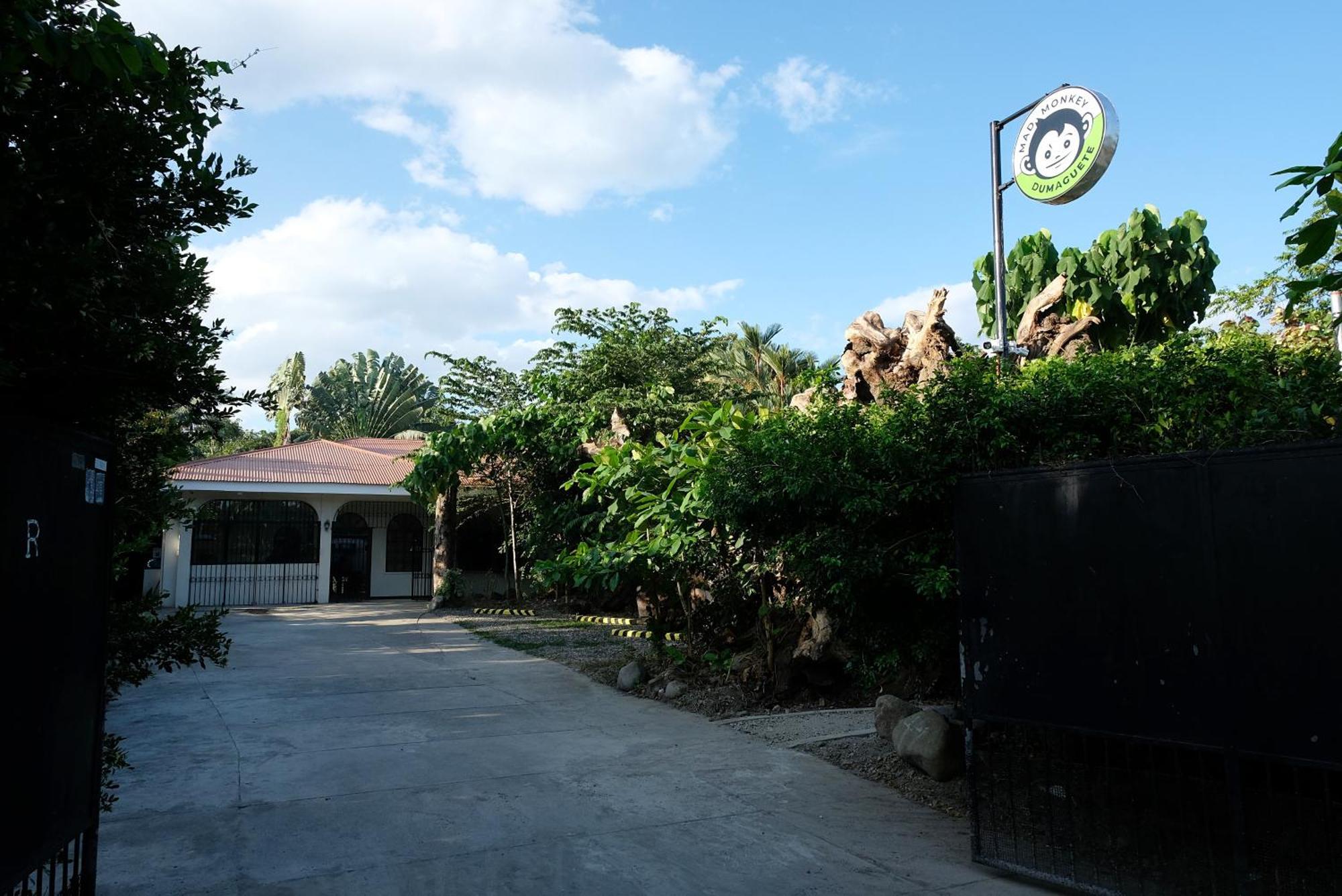 הוסטל Dumaguete City Mad Monkey Dumaguete מראה חיצוני תמונה